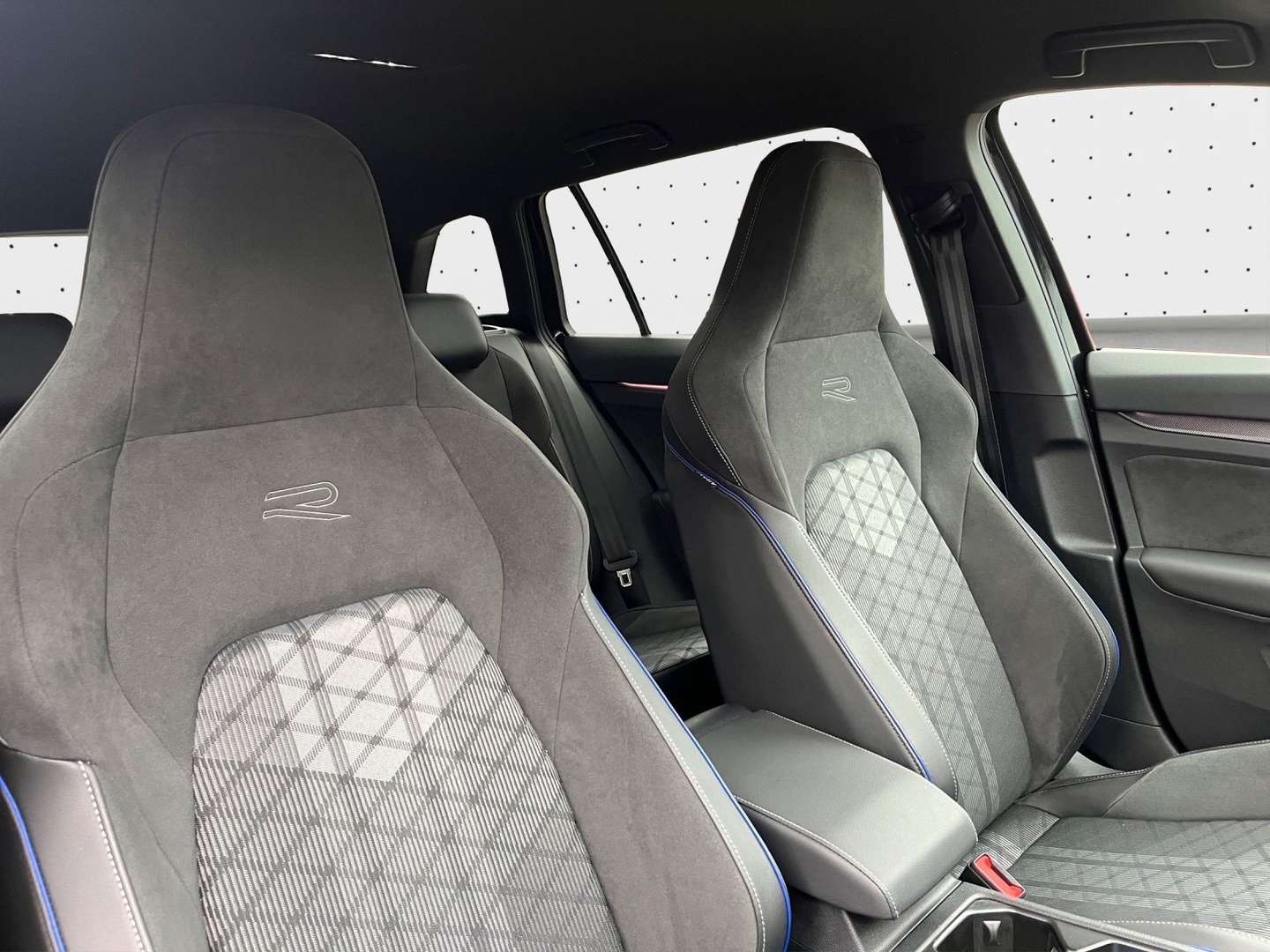 Volkswagen Golf R-Line - 2024 - Joinsteer - #9