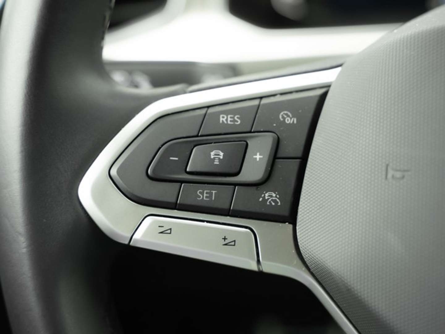 Volkswagen T-Roc TSI Move - 2023 - Joinsteer - #14