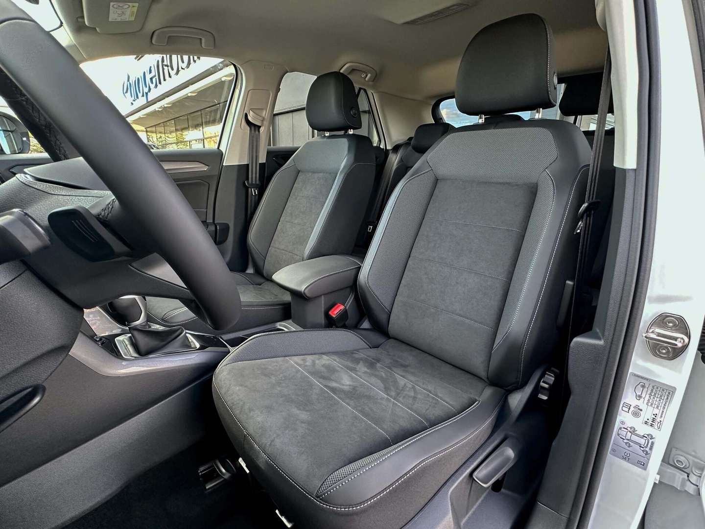 Volkswagen T-Roc TSI Style - 2024 - Joinsteer - #9