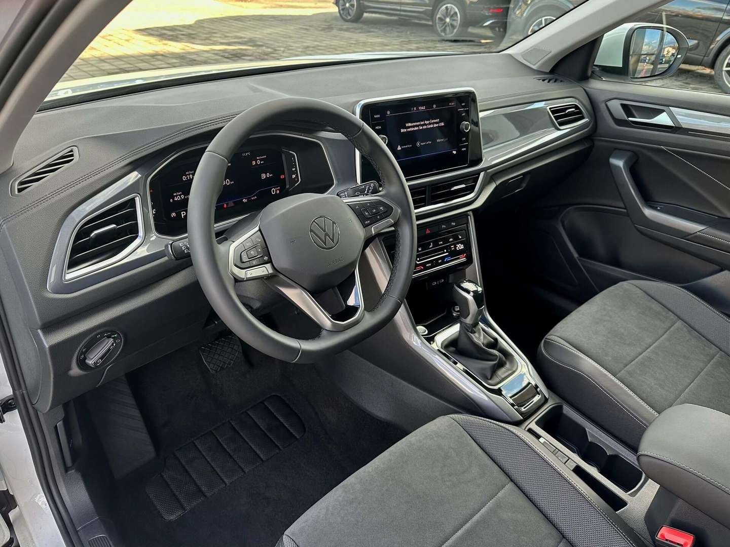 Volkswagen T-Roc TSI Style - 2024 - Joinsteer - #10