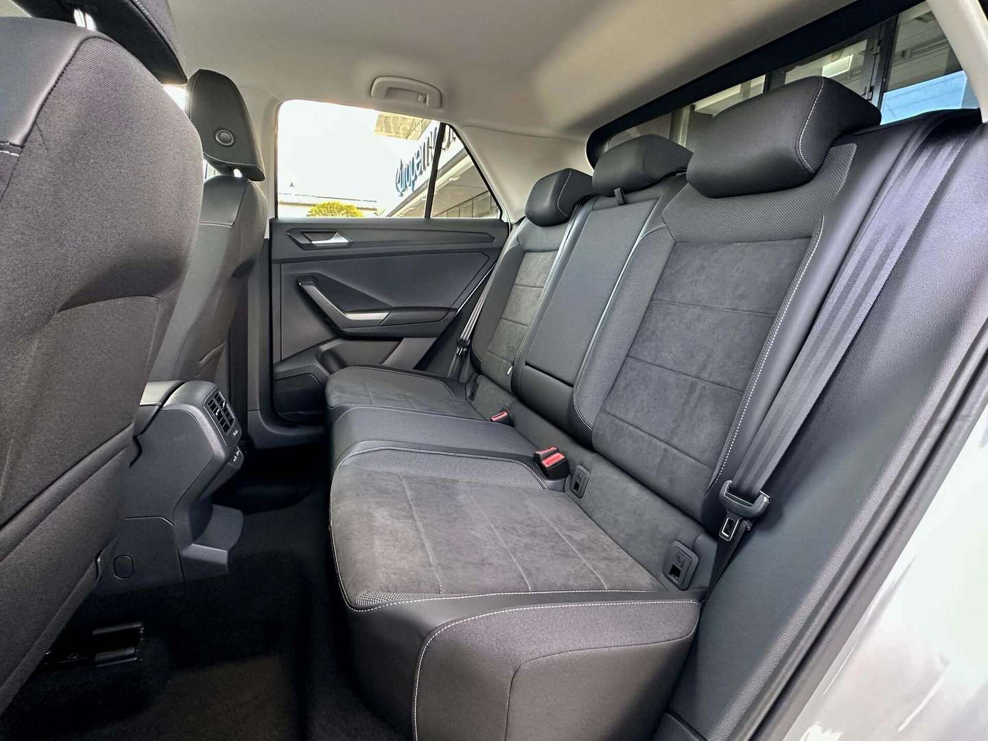 Volkswagen T-Roc TSI Style - 2024 - Joinsteer - #11