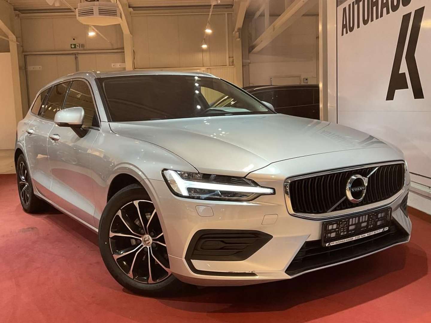 Volvo V60 Momentum Pro - 2020 - Joinsteer - #1