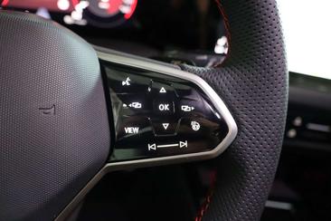 Volkswagen Golf GTI — photo 15