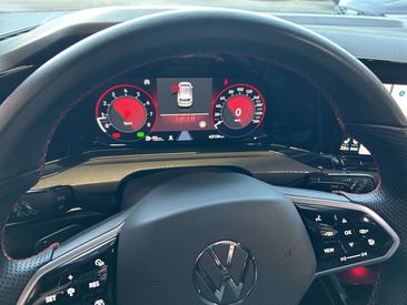 Volkswagen Golf GTI — photo 8