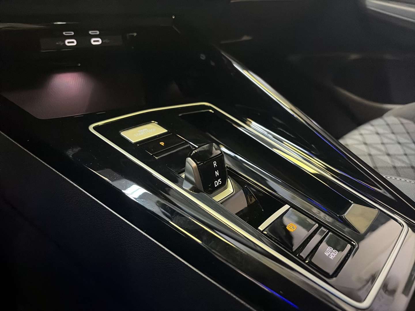 Volkswagen Golf TSI R-Line - 2025 - Joinsteer - #13