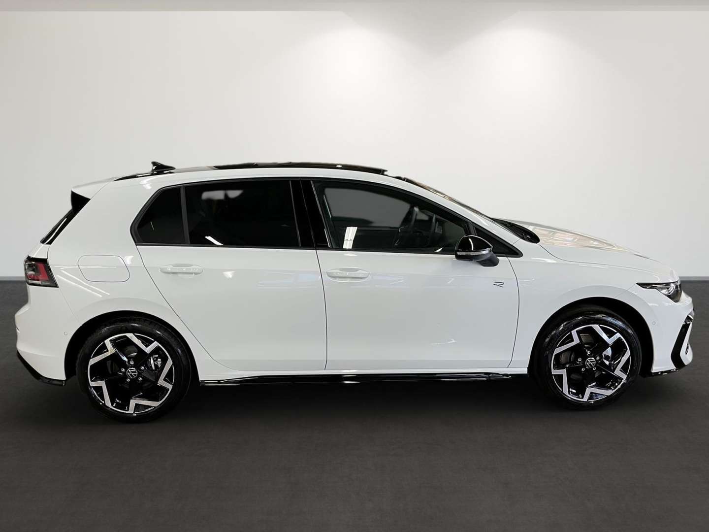 Volkswagen Golf R-Line - 2026 - Joinsteer - #3