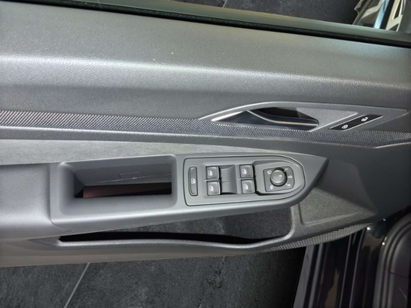 Volkswagen Golf TDI R-Line - 2025 - Joinsteer - #10