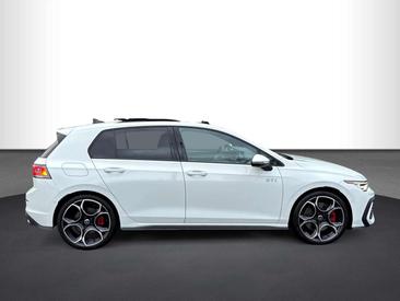 Volkswagen Golf GTI — photo 5