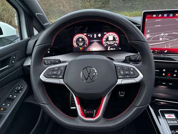 Volkswagen Golf GTI — photo 8