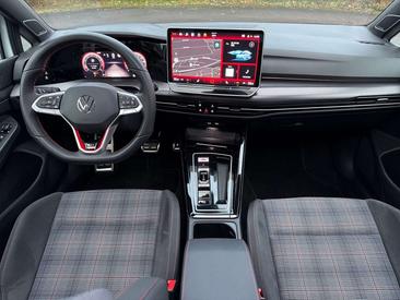Volkswagen Golf GTI — photo 10