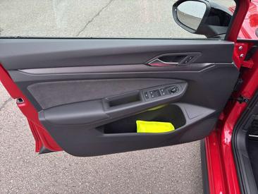 Volkswagen Golf GTI — photo 5