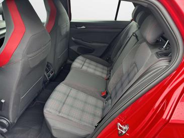 Volkswagen Golf GTI — photo 10