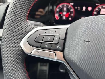 Volkswagen Golf GTI — photo 13