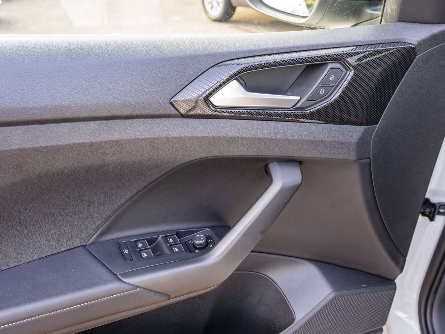Volkswagen T-CROSS R-Line - 2025 - Joinsteer - #9