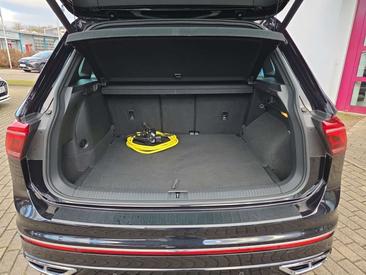 Volkswagen TIGUAN PHEV R-Line — photo 12