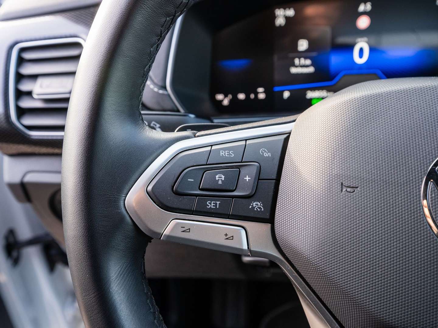 Volkswagen T-CROSS R-Line - 2025 - Joinsteer - #14