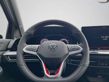 Volkswagen Golf GTI — photo 8