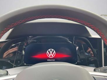 Volkswagen Golf GTI — photo 9