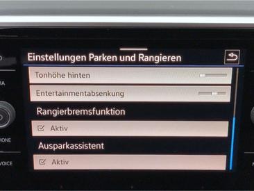 Volkswagen T-Roc TDI — photo 12