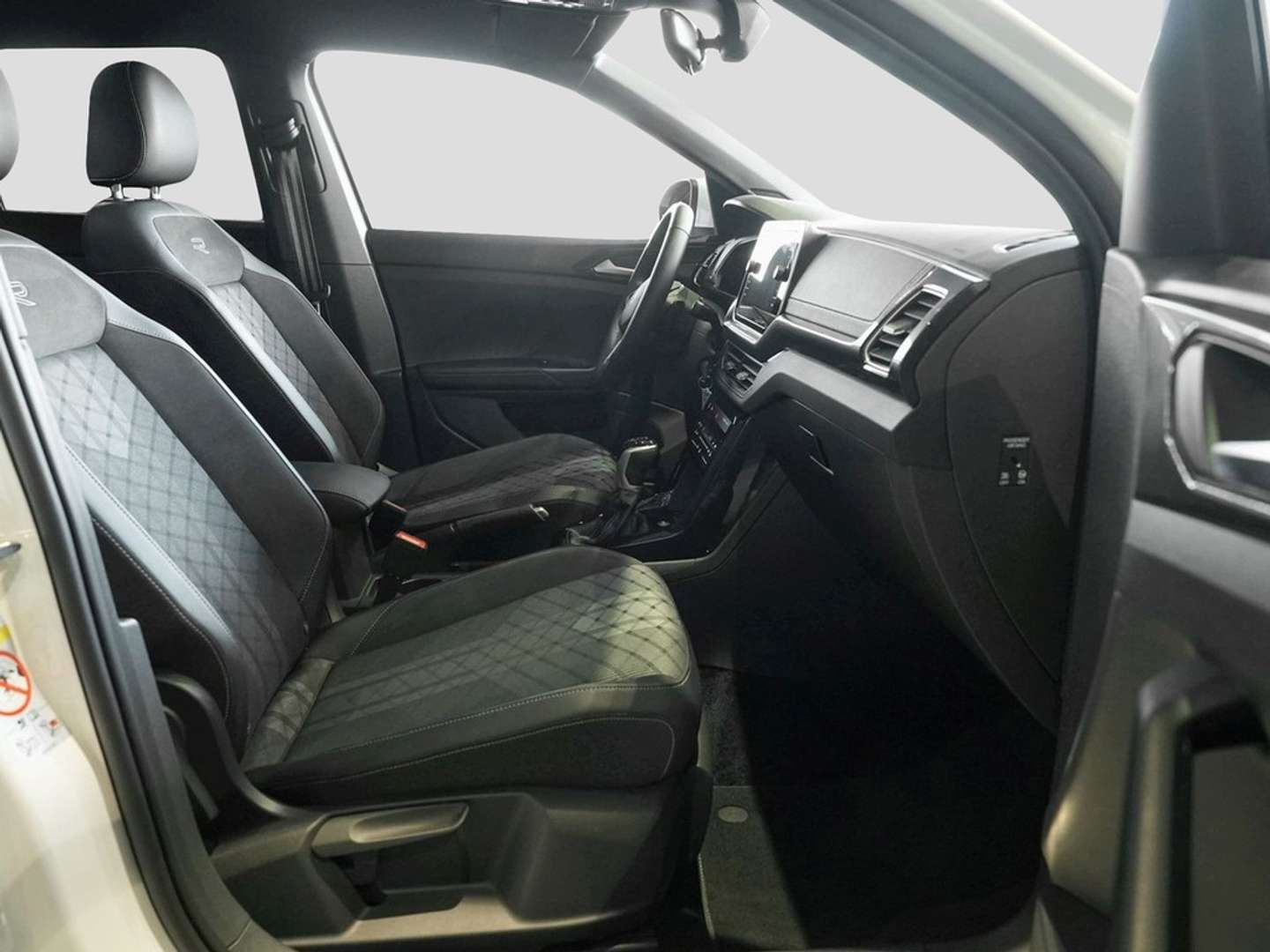 Volkswagen T-CROSS R-Line - 2025 - Joinsteer - #7