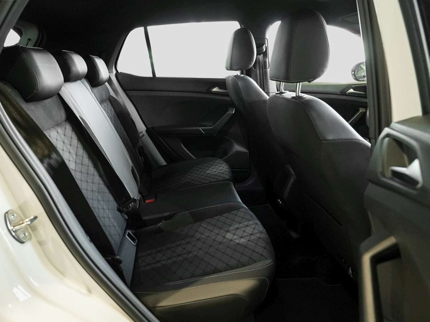 Volkswagen T-CROSS R-Line - 2025 - Joinsteer - #10