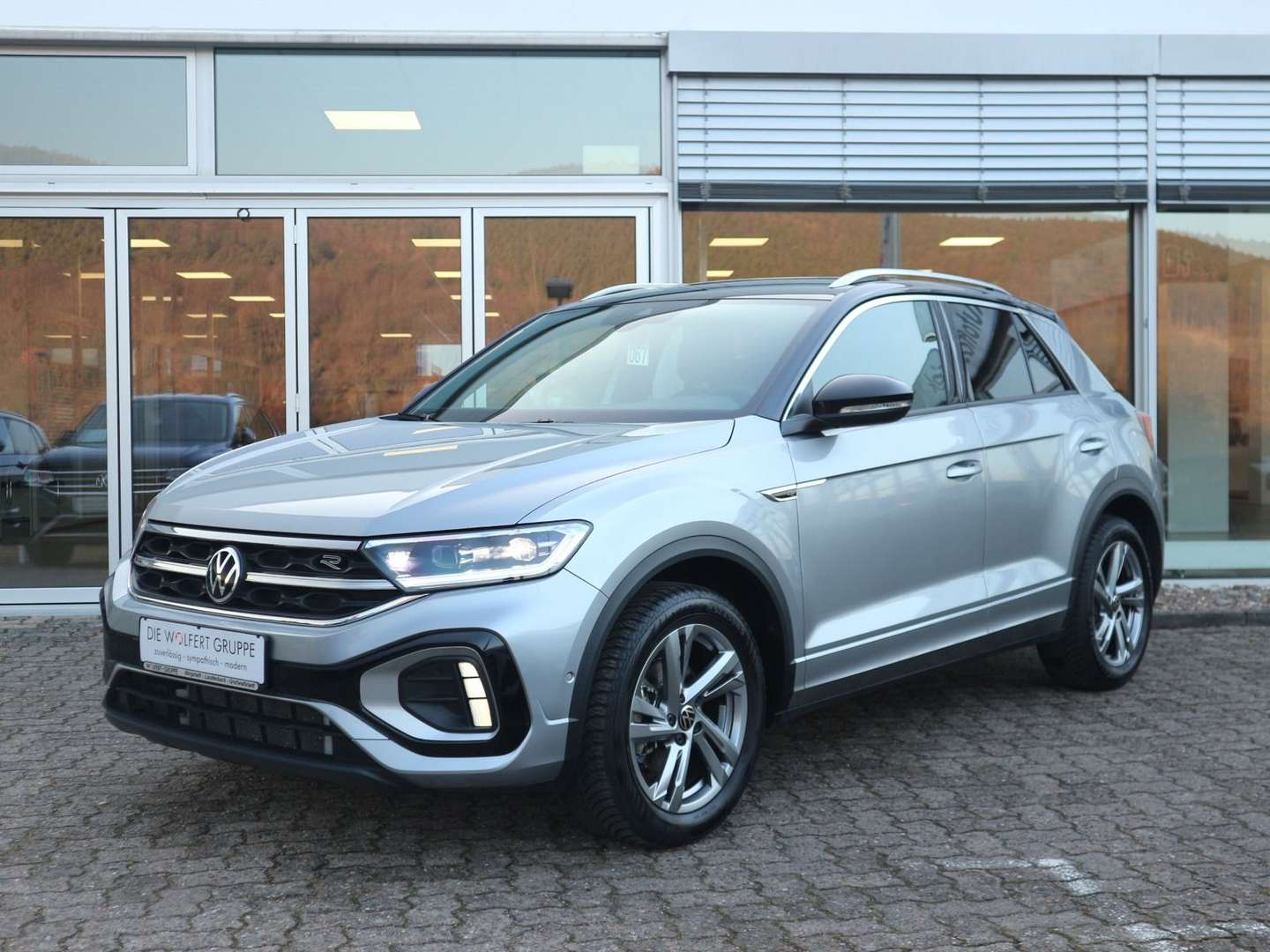 Volkswagen T-Roc R-Line - 2025 - Joinsteer - #1