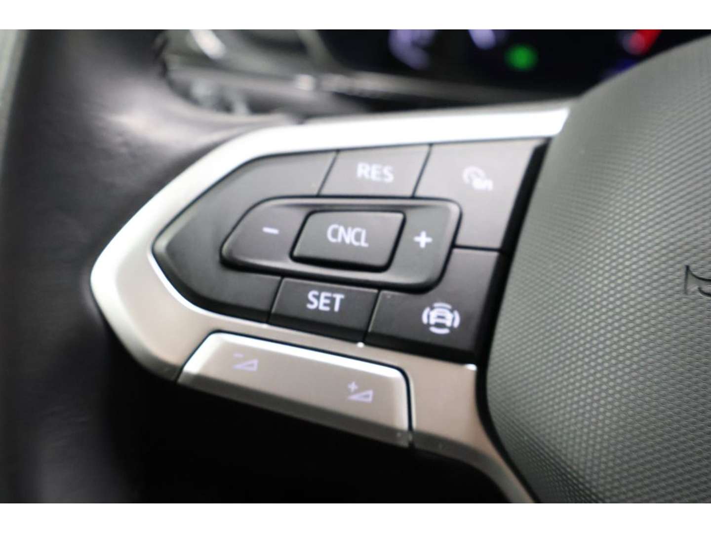 Volkswagen T-CROSS R-Line - 2024 - Joinsteer - #18