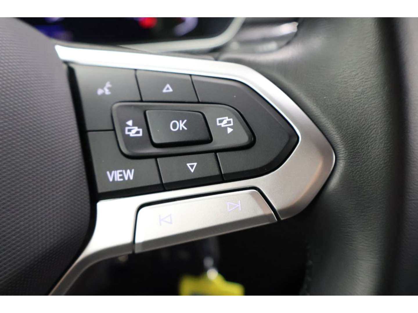 Volkswagen T-CROSS R-Line - 2024 - Joinsteer - #19