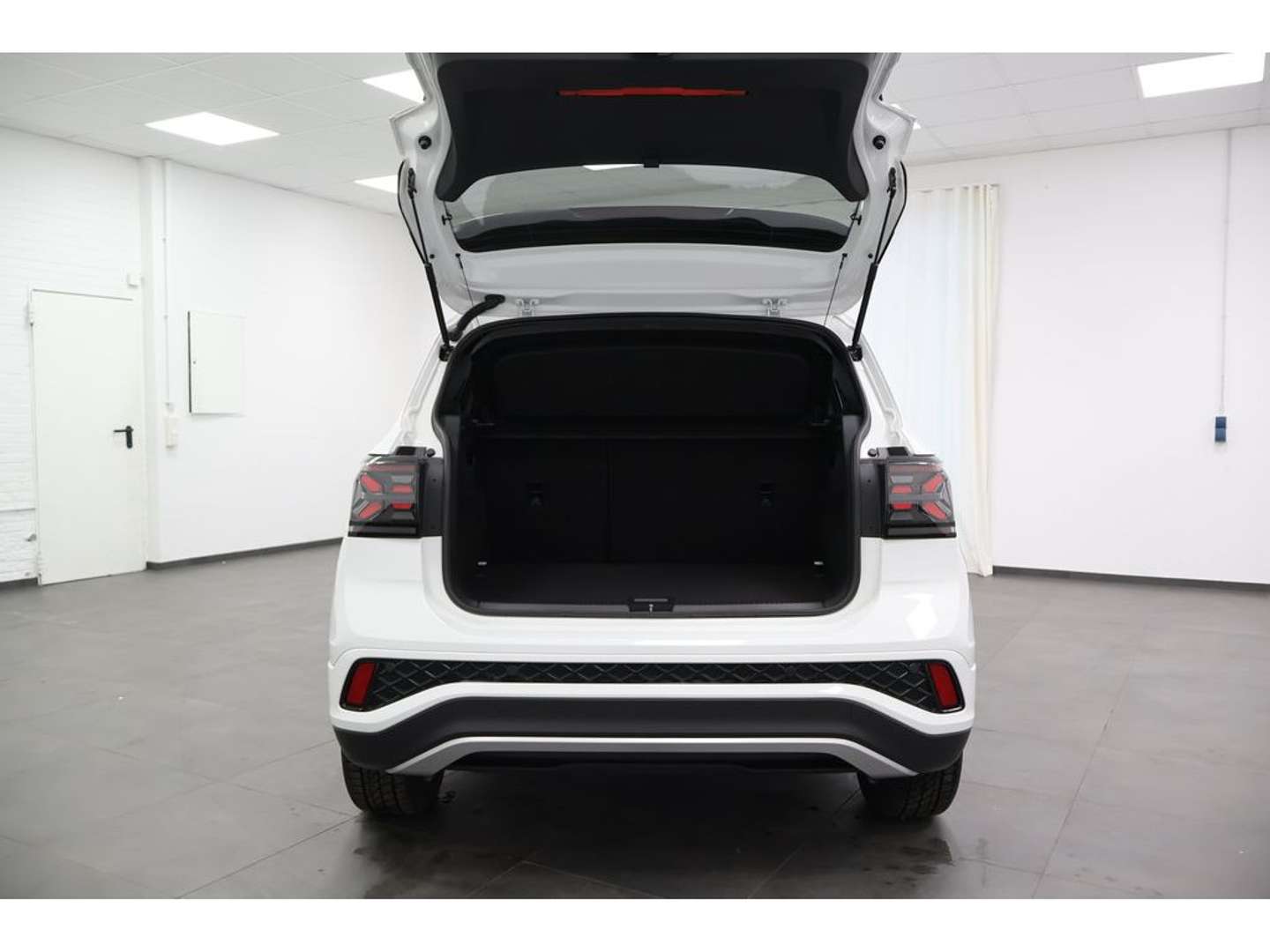 Volkswagen T-CROSS R-Line - 2024 - Joinsteer - #23