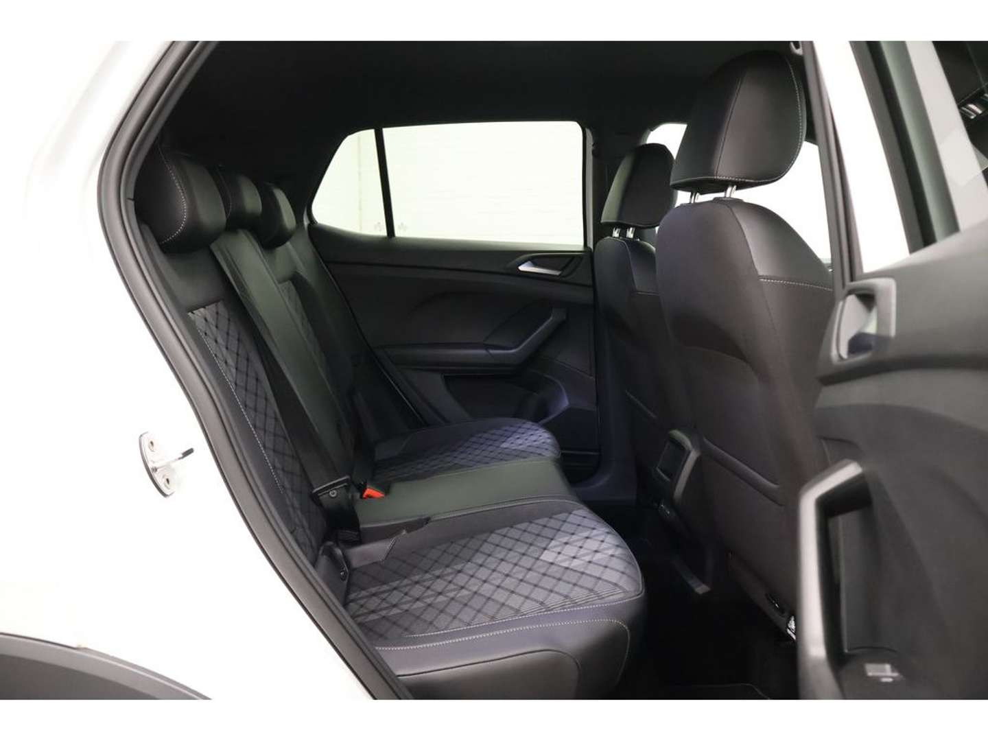 Volkswagen T-CROSS R-Line - 2024 - Joinsteer - #24