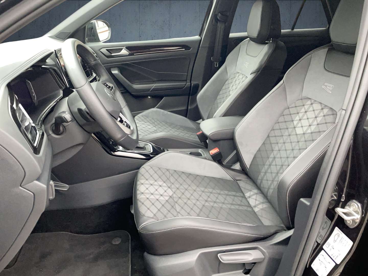 Volkswagen T-Roc R-Line - 2023 - Joinsteer - #10