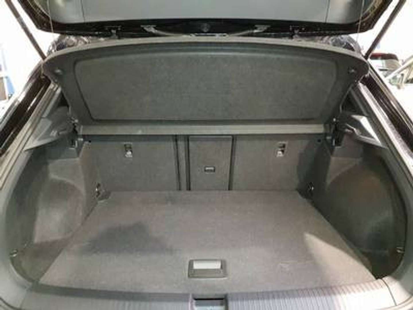 Volkswagen T-Roc R-Line - 2025 - Joinsteer - #4