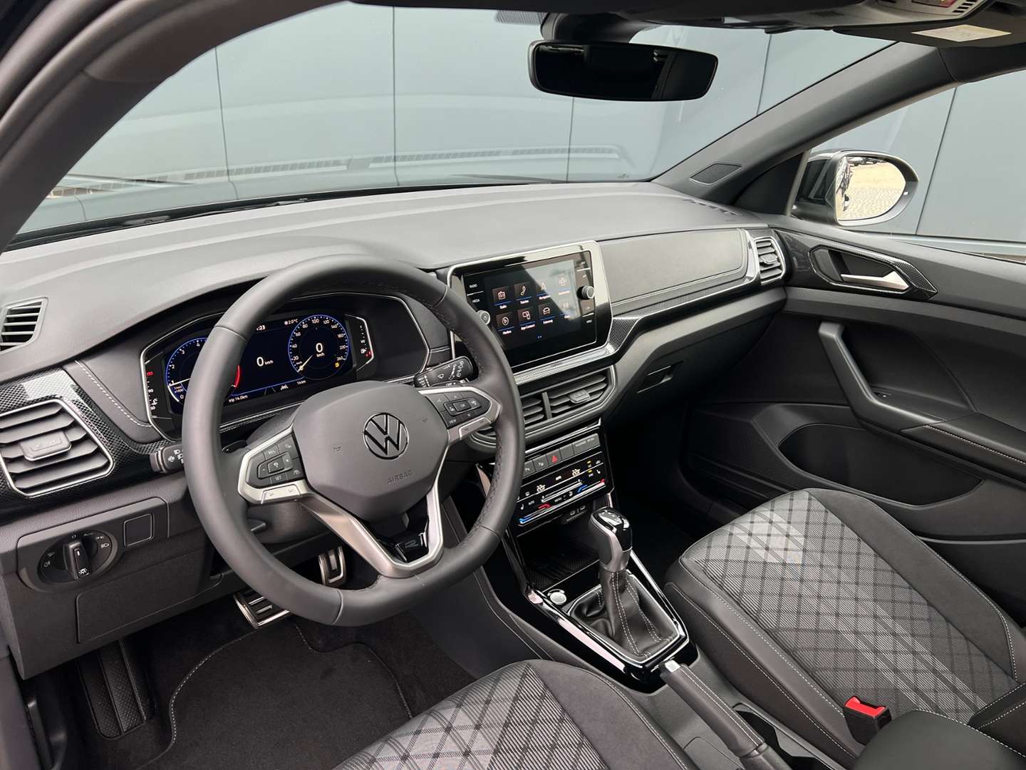 Volkswagen T-CROSS R-Line - 2026 - Joinsteer - #6