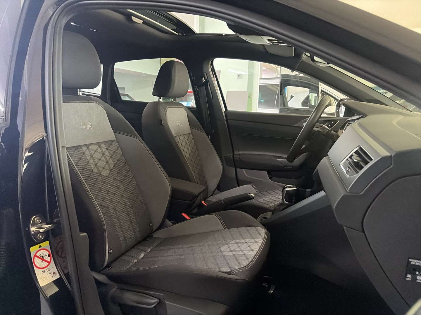 Volkswagen Taigo R-Line - 2024 - Joinsteer - #4