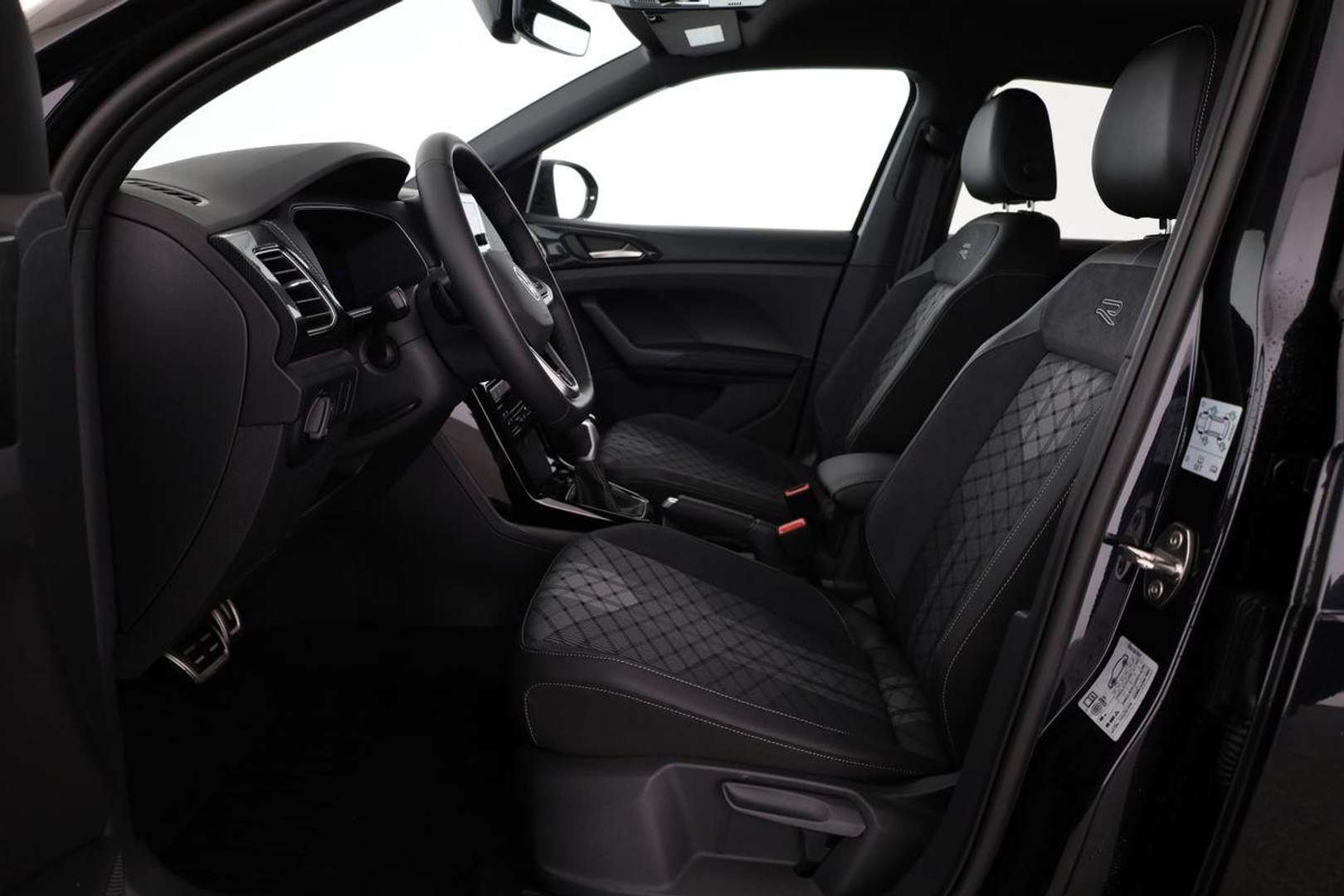 Volkswagen T-CROSS R-Line - 2025 - Joinsteer - #11