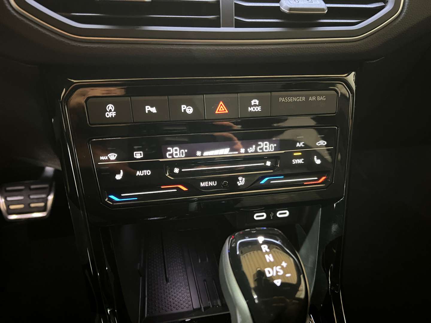 Volkswagen T-CROSS R-Line - 2025 - Joinsteer - #5