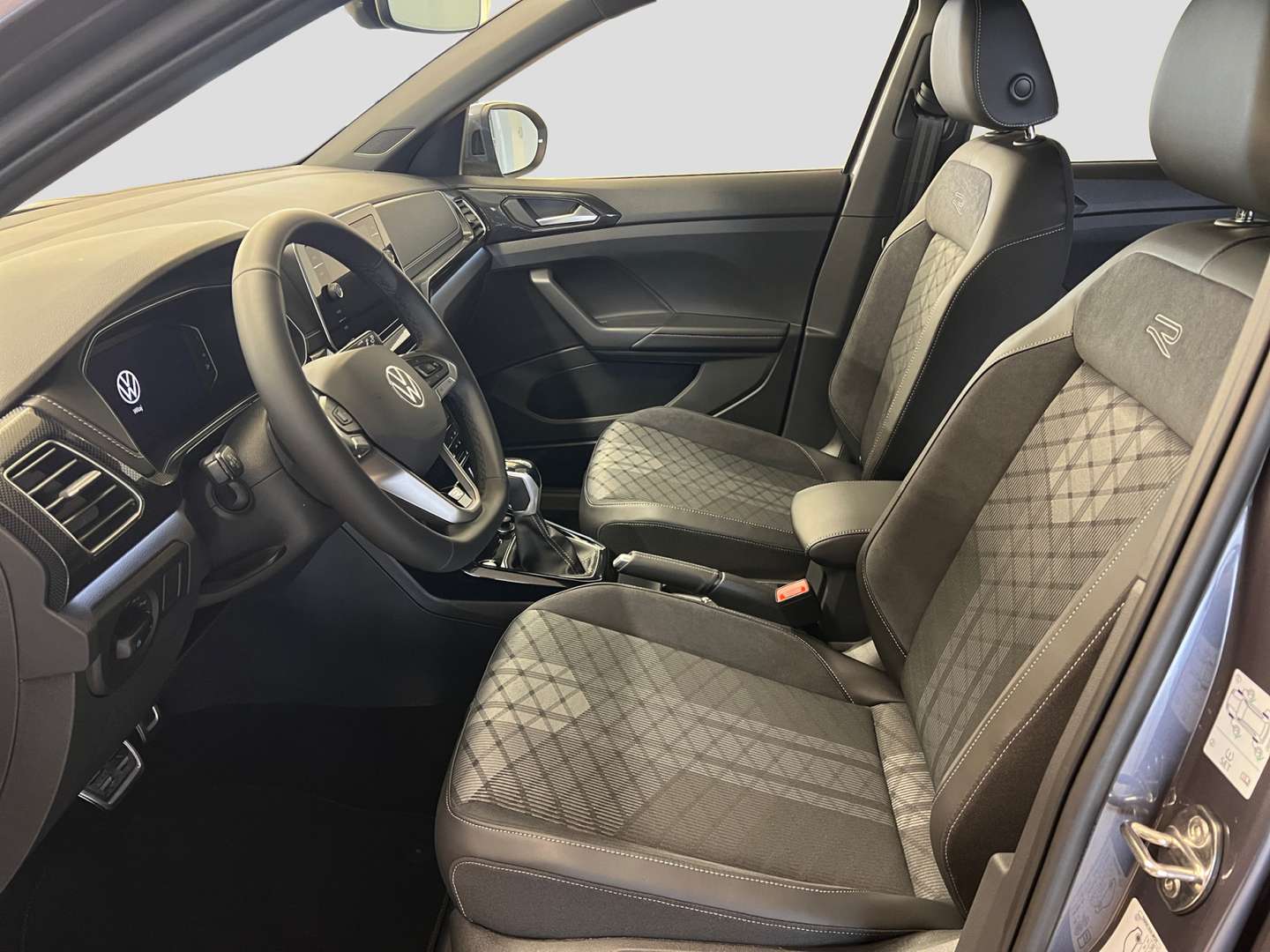 Volkswagen T-CROSS R-Line - 2025 - Joinsteer - #7