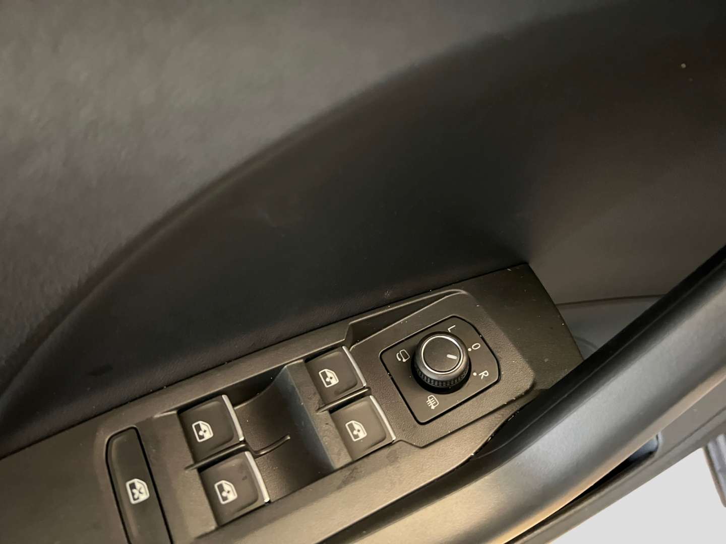 Volkswagen T-CROSS R-Line - 2025 - Joinsteer - #11