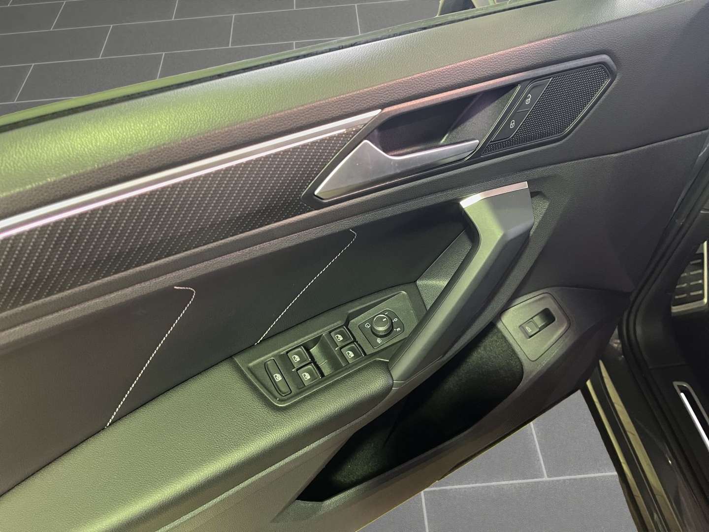Volkswagen TIGUAN R-Line - 2021 - Joinsteer - #13