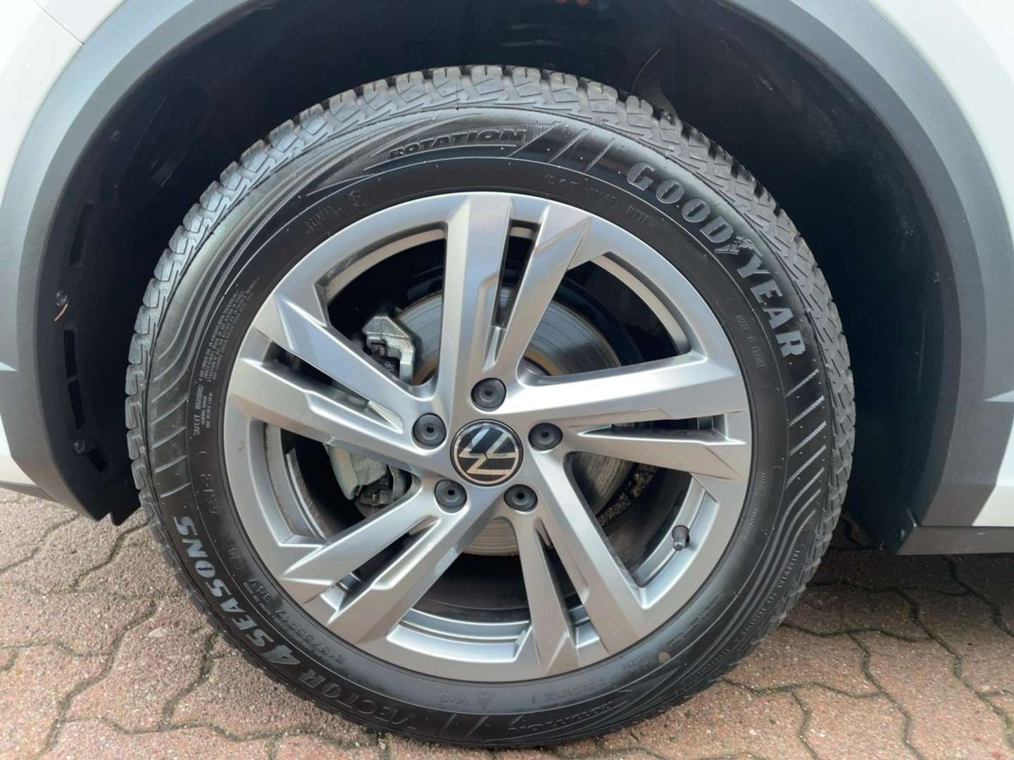 Volkswagen T-Roc R-Line - 2025 - Joinsteer - #13