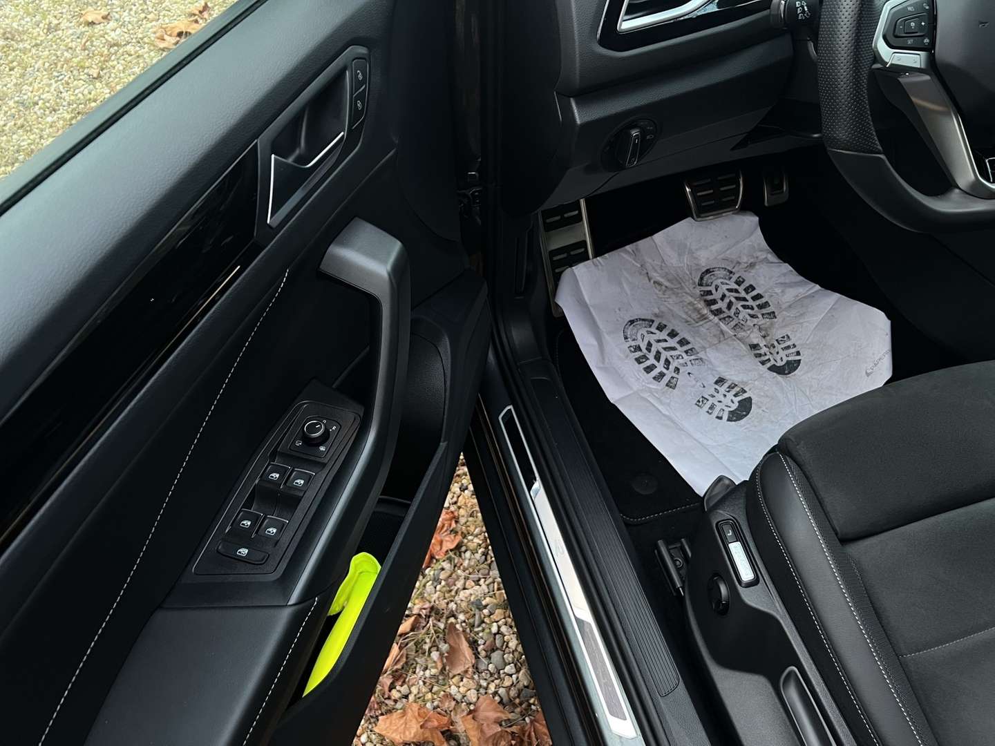 Volkswagen T-Roc R-Line - 2025 - Joinsteer - #11