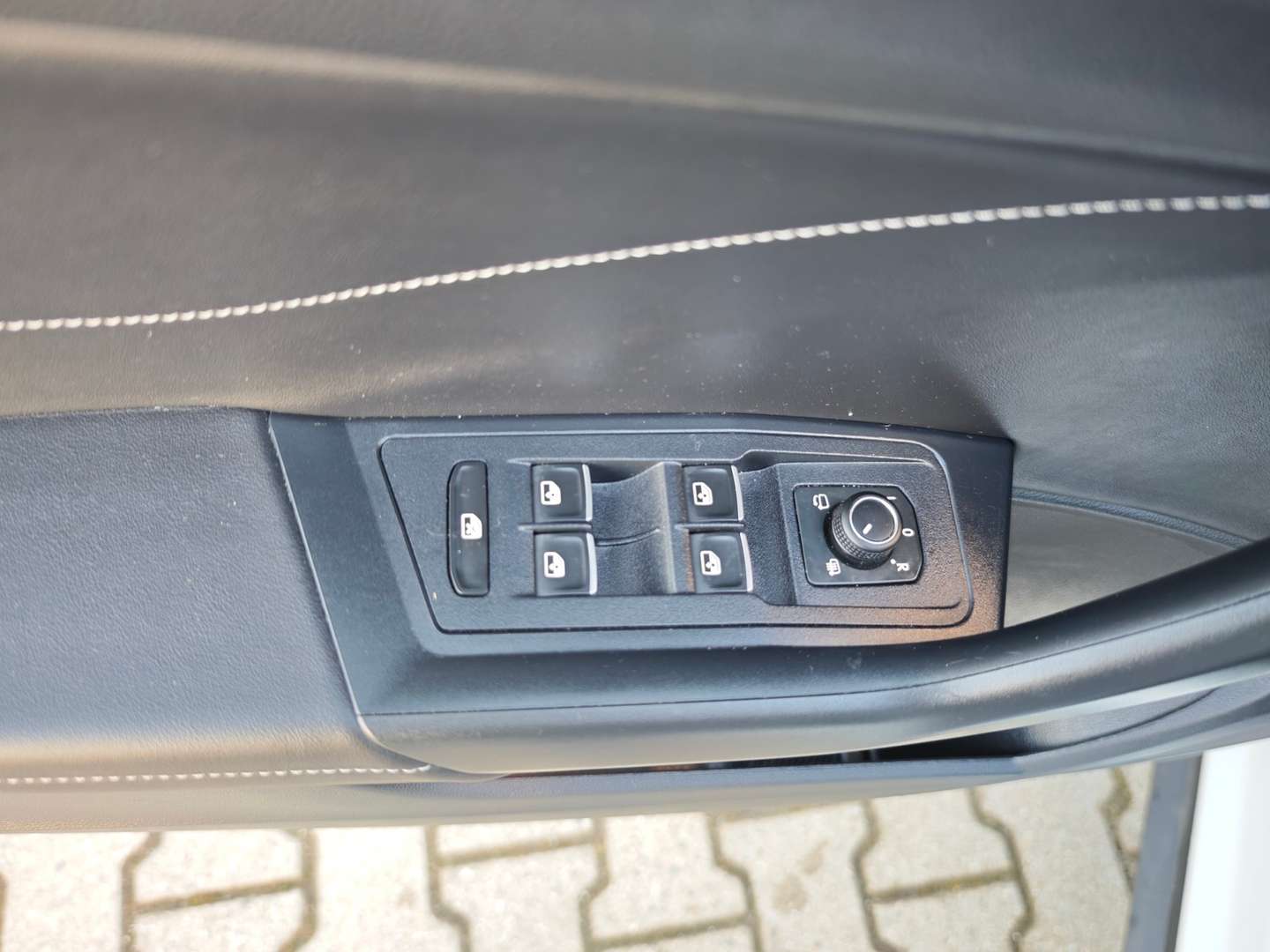 Volkswagen T-Roc R-Line - 2025 - Joinsteer - #4