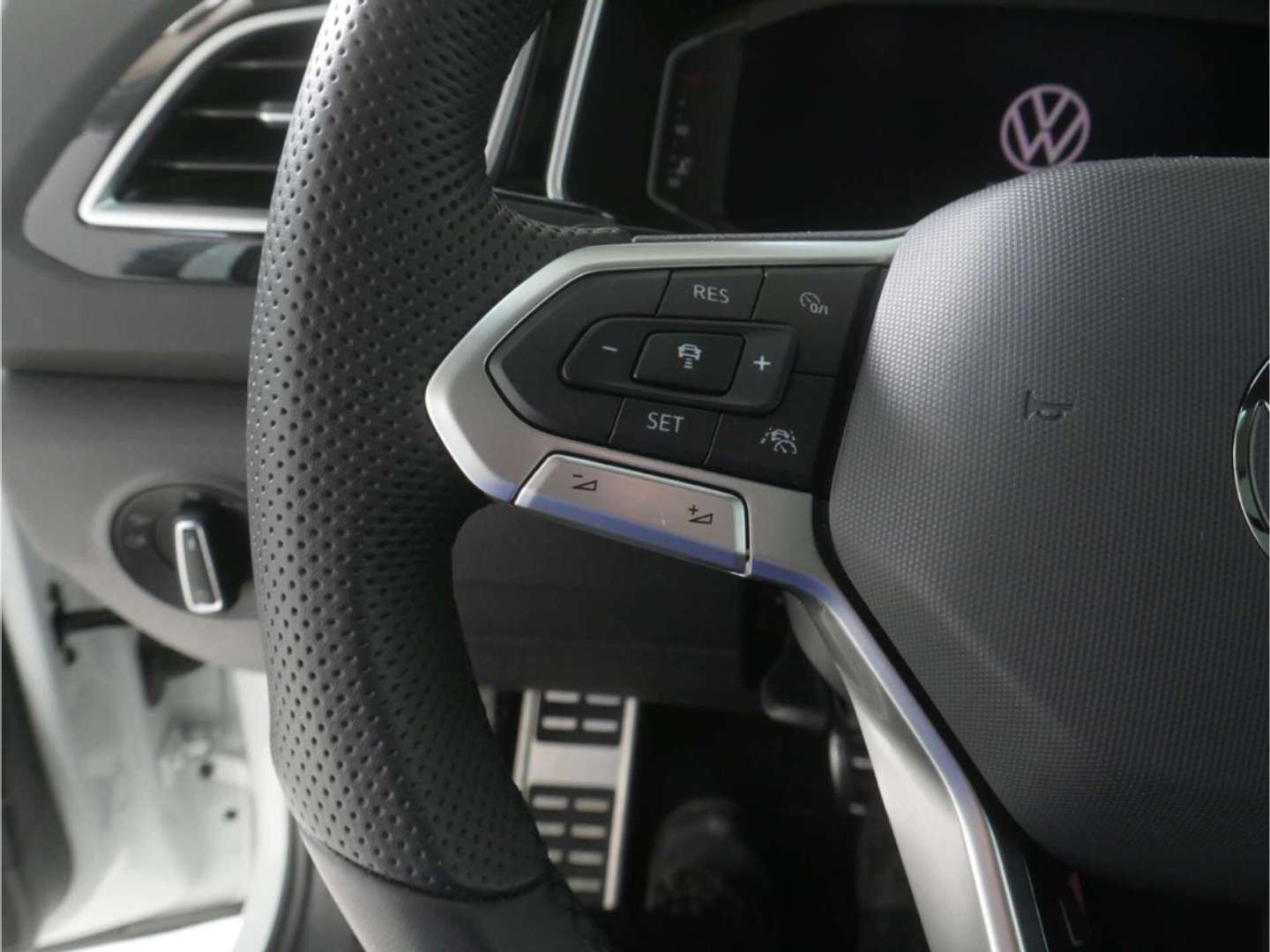 Volkswagen T-Roc R-Line - 2025 - Joinsteer - #12