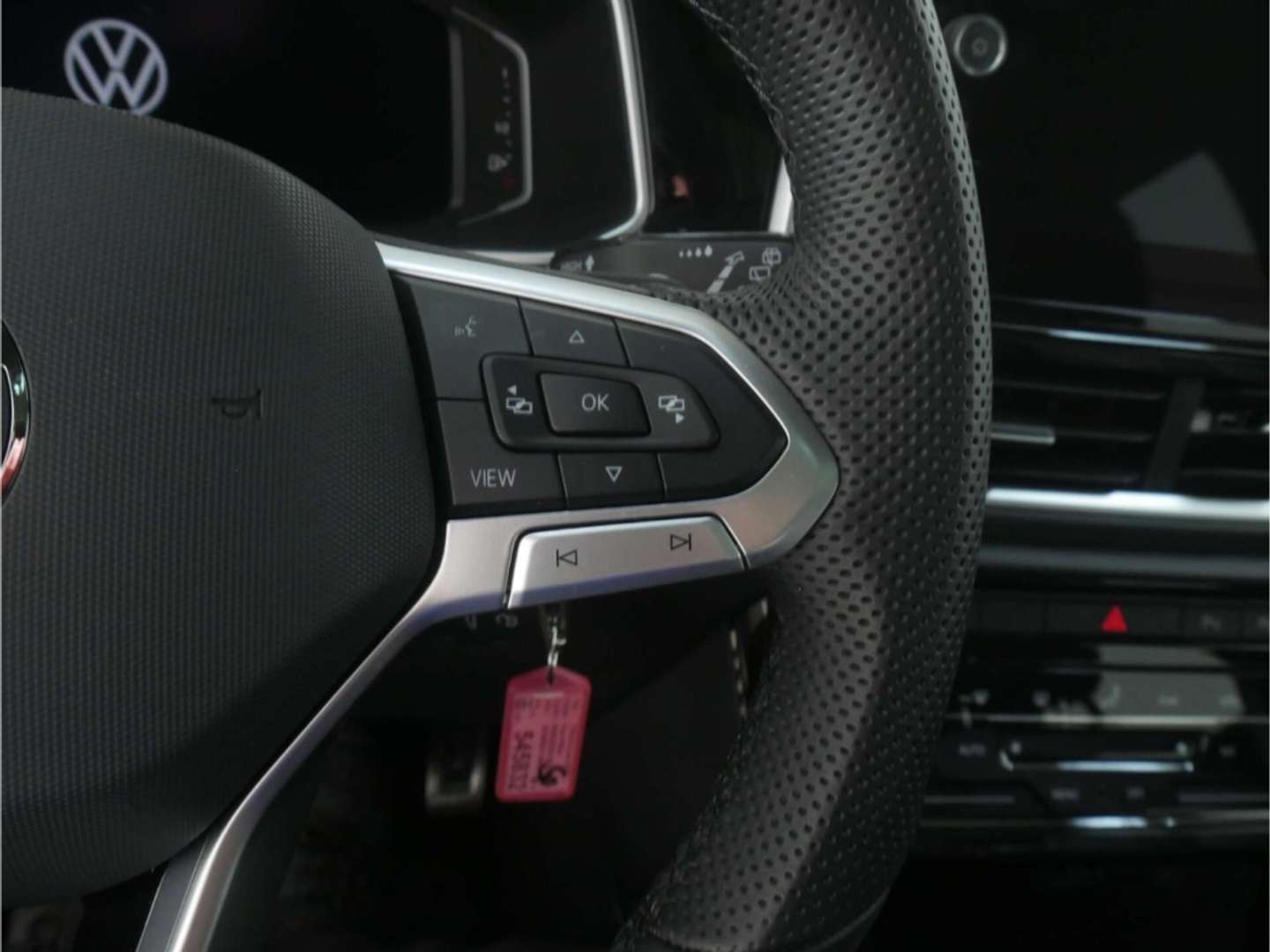 Volkswagen T-Roc R-Line - 2025 - Joinsteer - #13