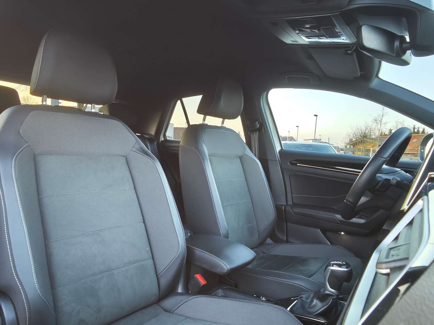 Volkswagen T-Roc R-Line - 2025 - Joinsteer - #13