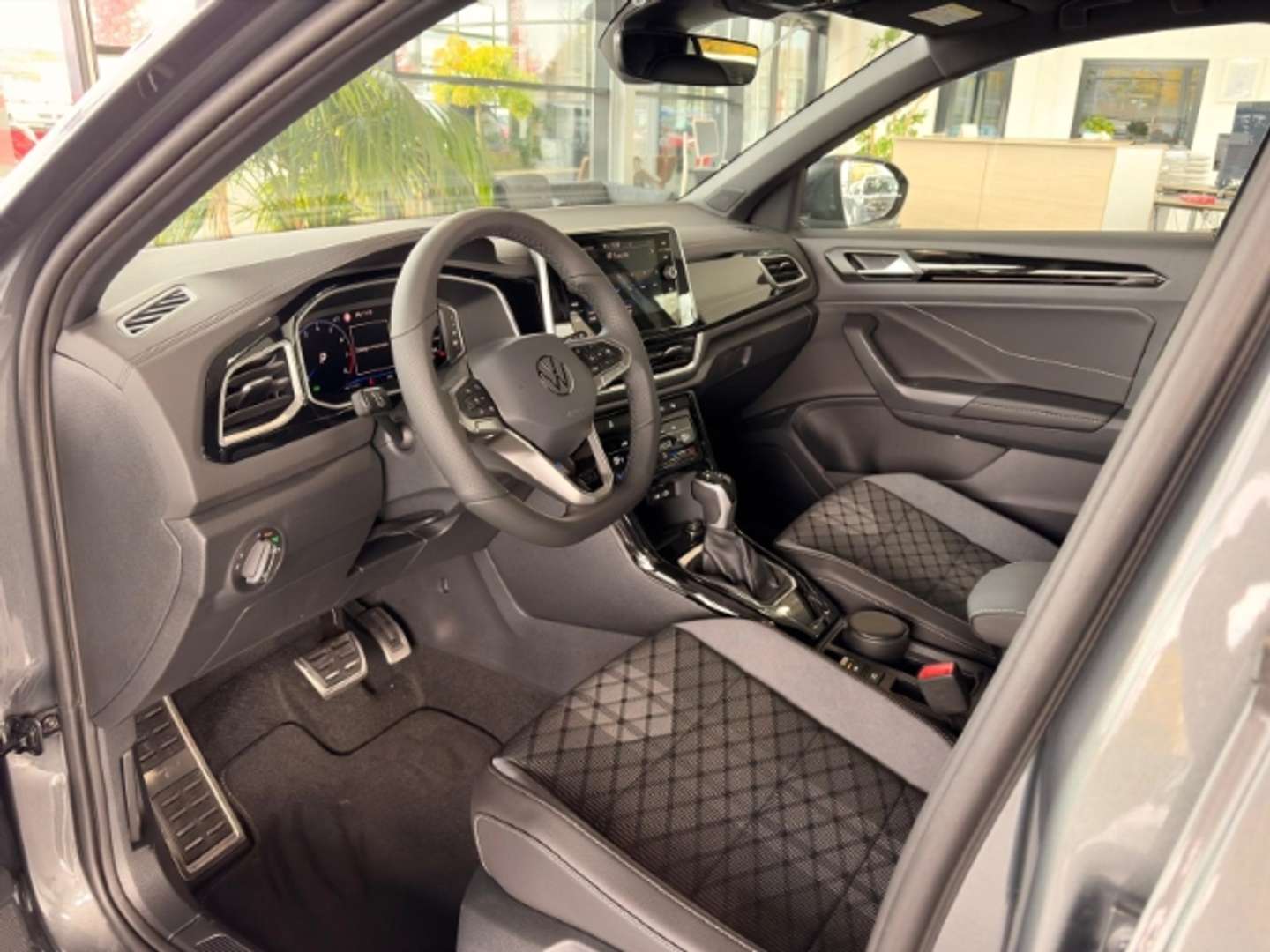 Volkswagen T-Roc R-Line - 2025 - Joinsteer - #11