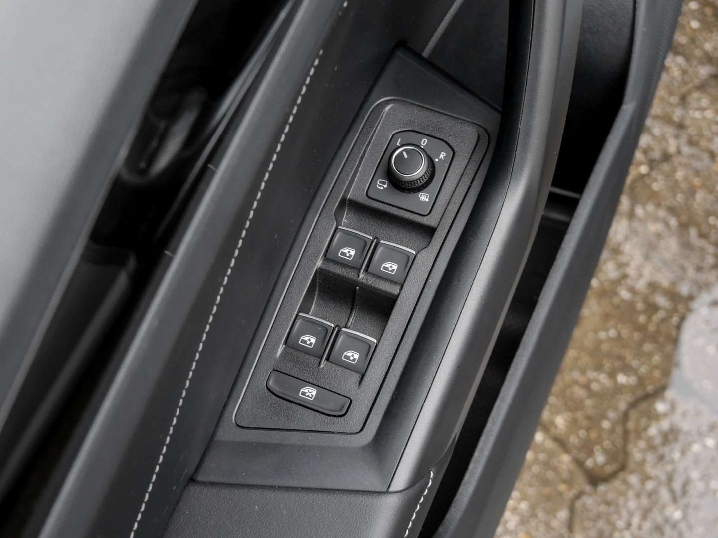 Volkswagen T-Roc R-Line - 2025 - Joinsteer - #11