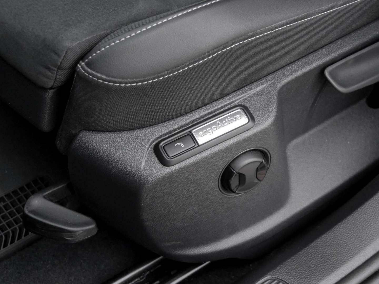 Volkswagen T-Roc R-Line - 2025 - Joinsteer - #12