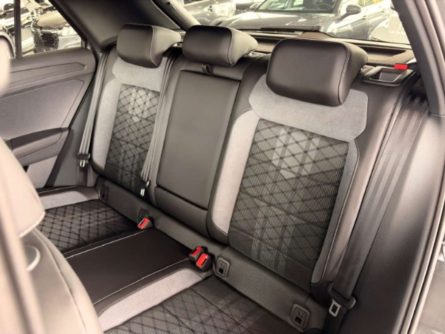 Volkswagen T-Roc R-Line - 2025 - Joinsteer - #14