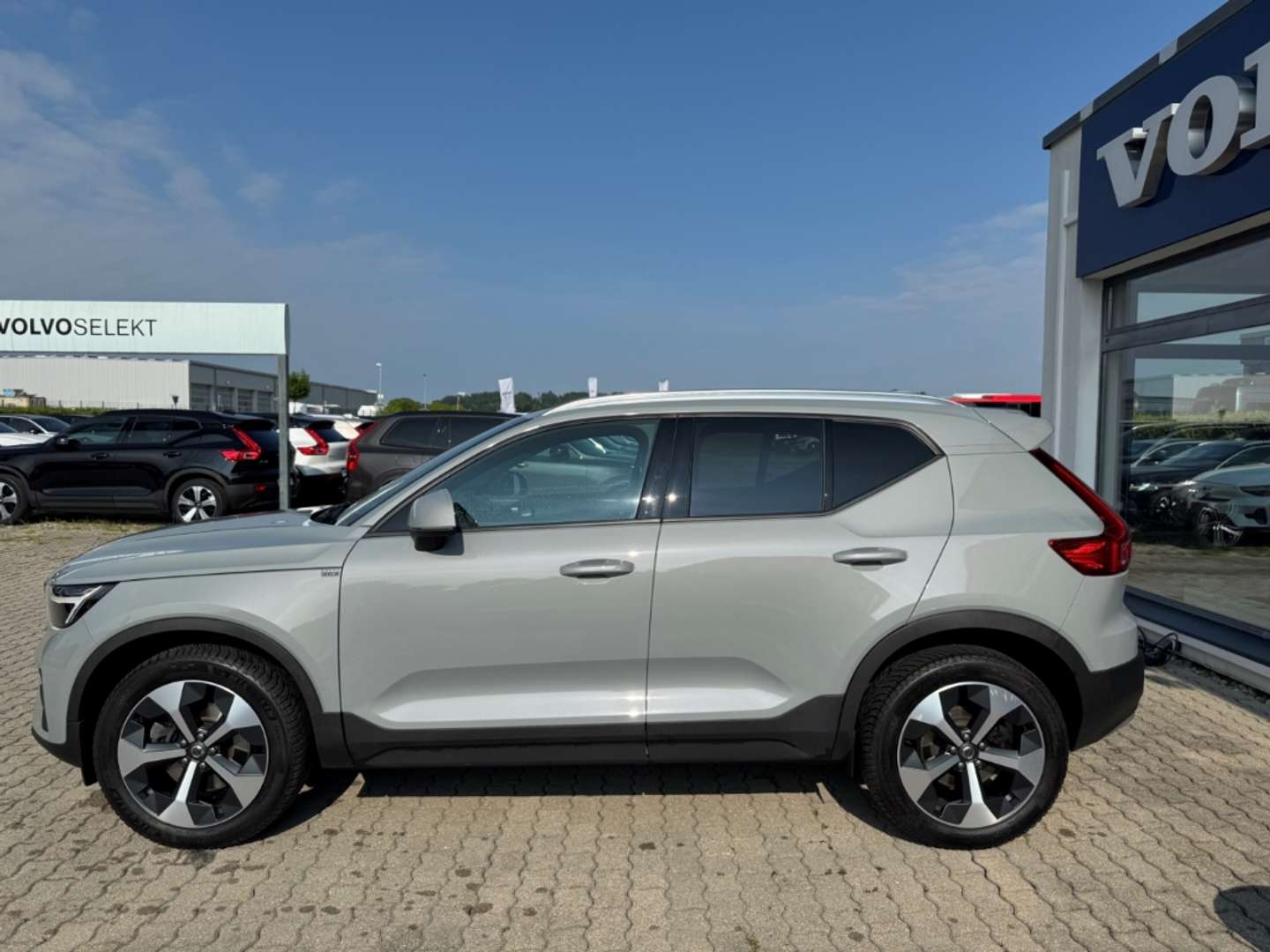 Volvo XC40 B3 Core - 2023 - Joinsteer - #1